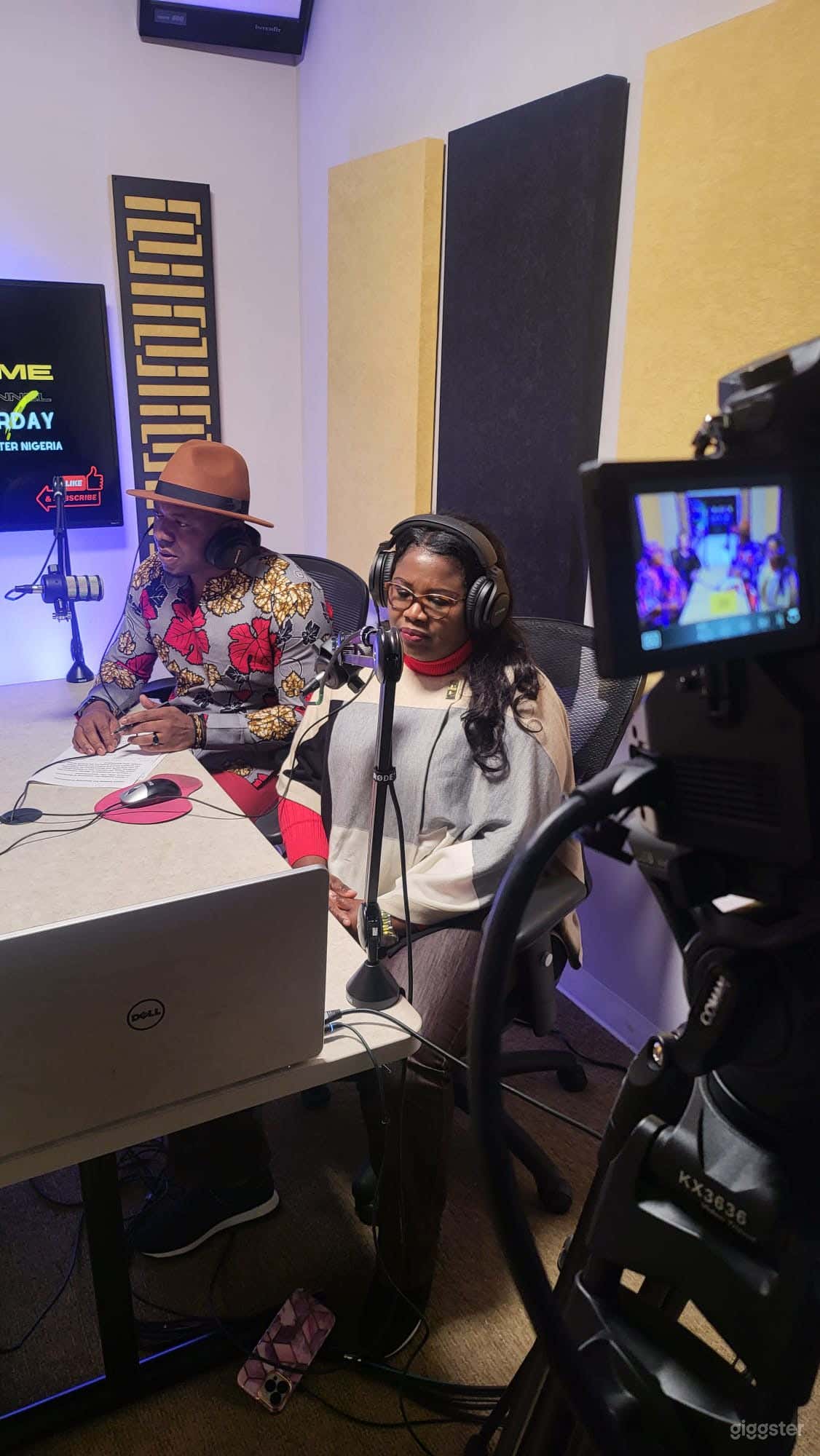 Podcast Studio/ Podcast recording space Photo 4