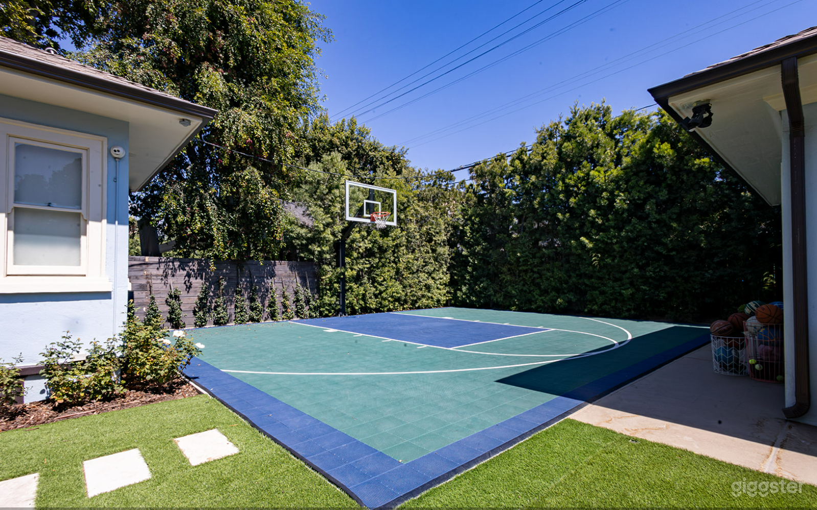 Basketball Half Court in Lafayette Square Photo 2