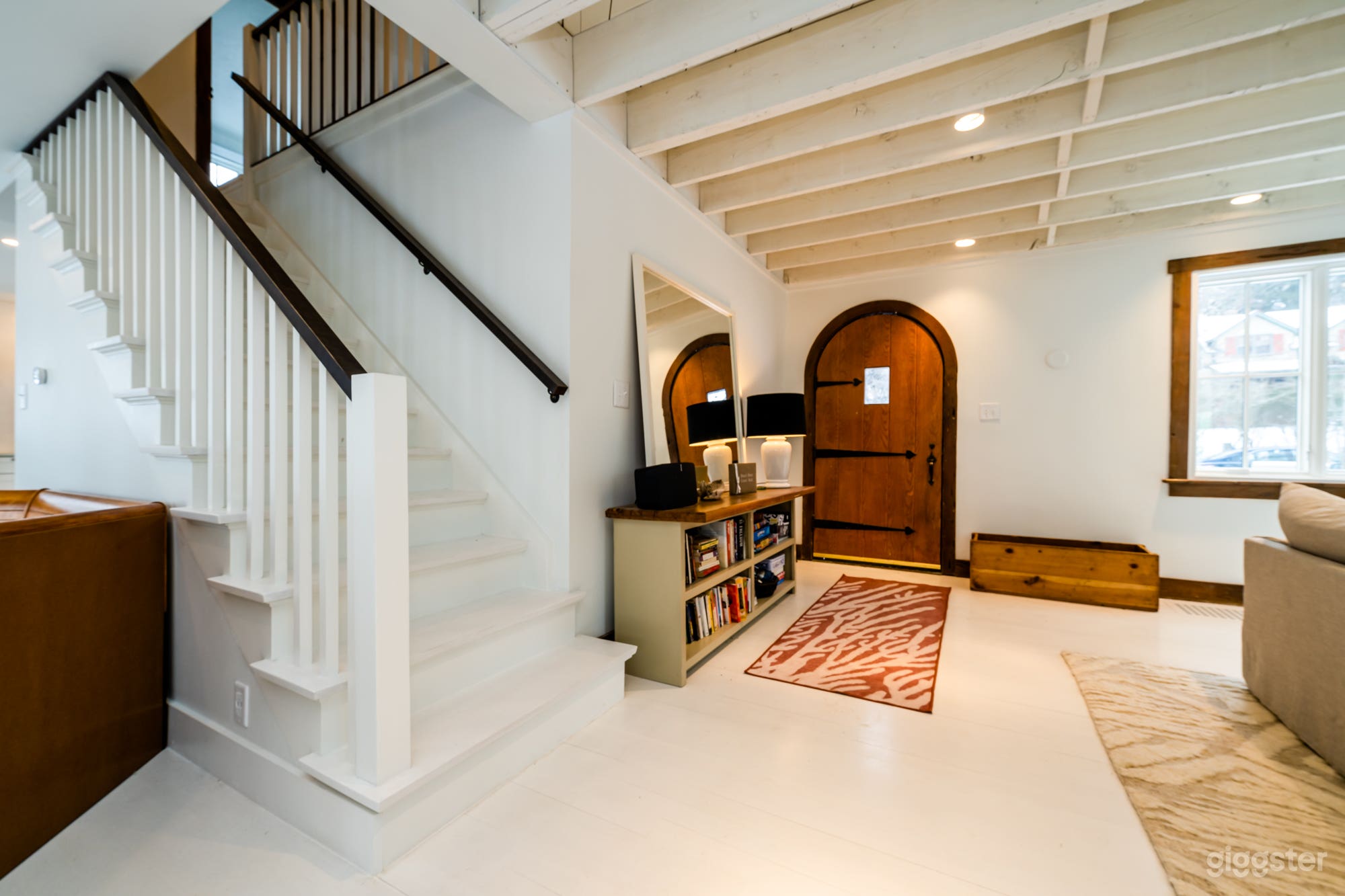 Private House w Gorgeous Lake View Photo 2