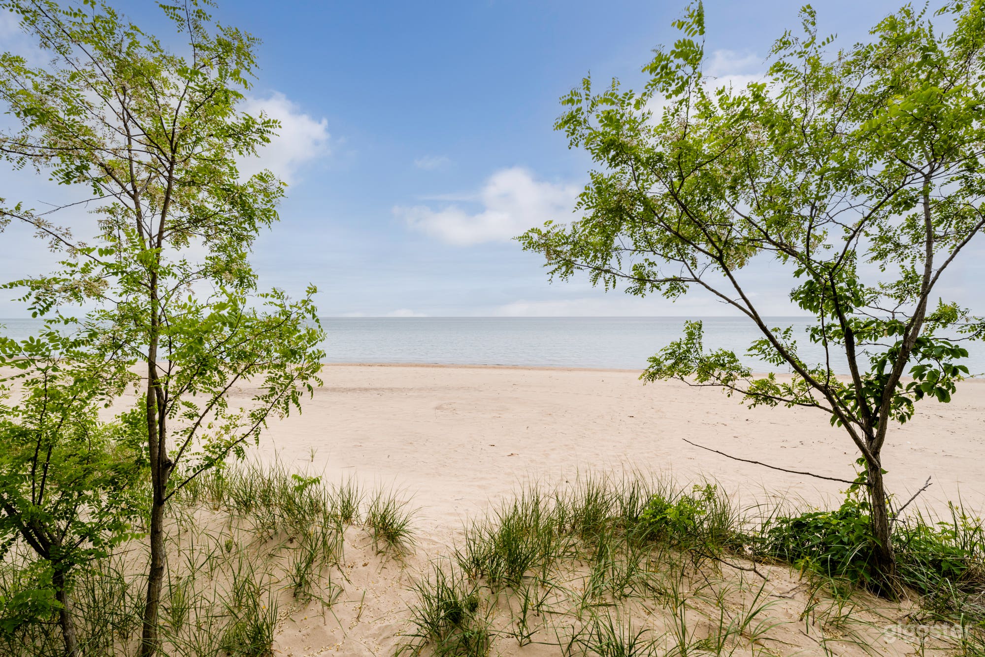 Private House w Gorgeous Lake View Photo 4