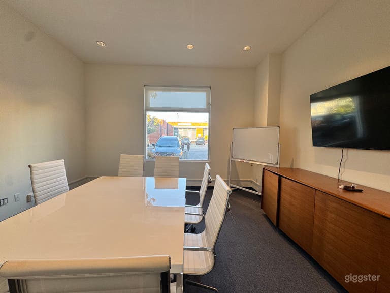  Bright Medium Meeting Room in Downtown Santa Monica 