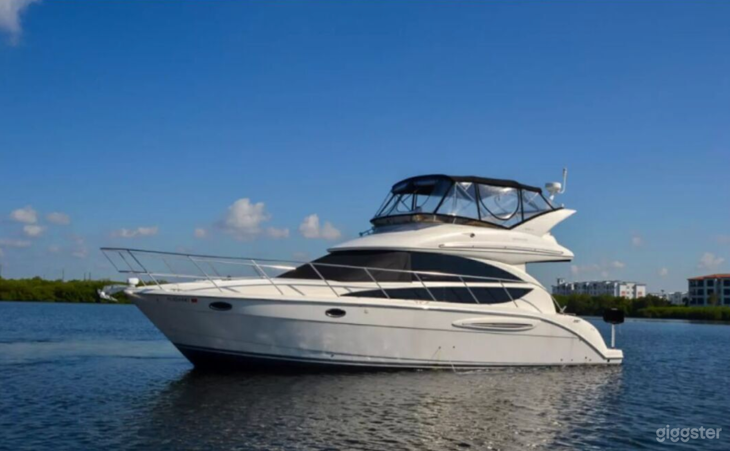 Medium Beautiful Yachts Photo 2