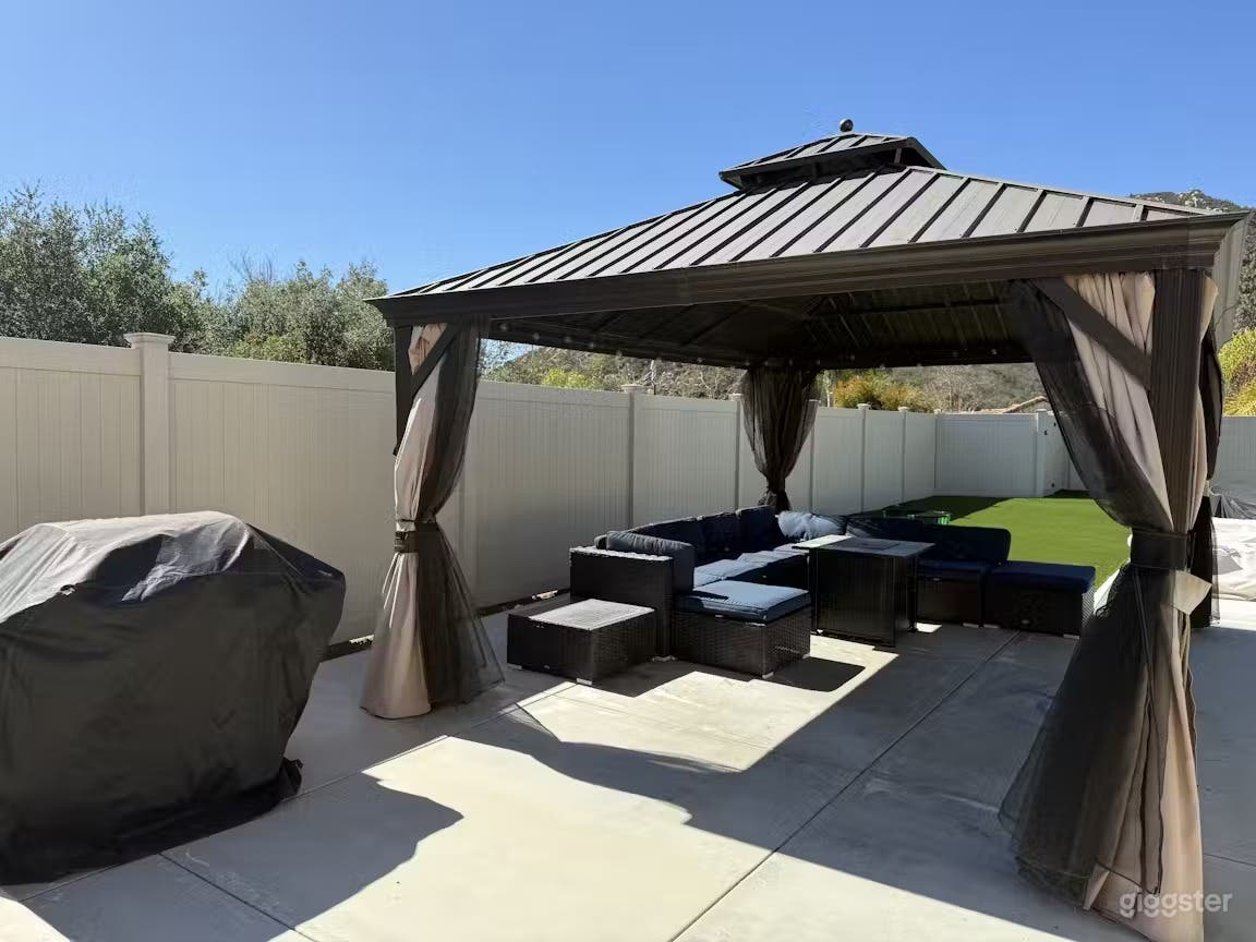 Charming Private Pool Oasis in Alpine Photo 3