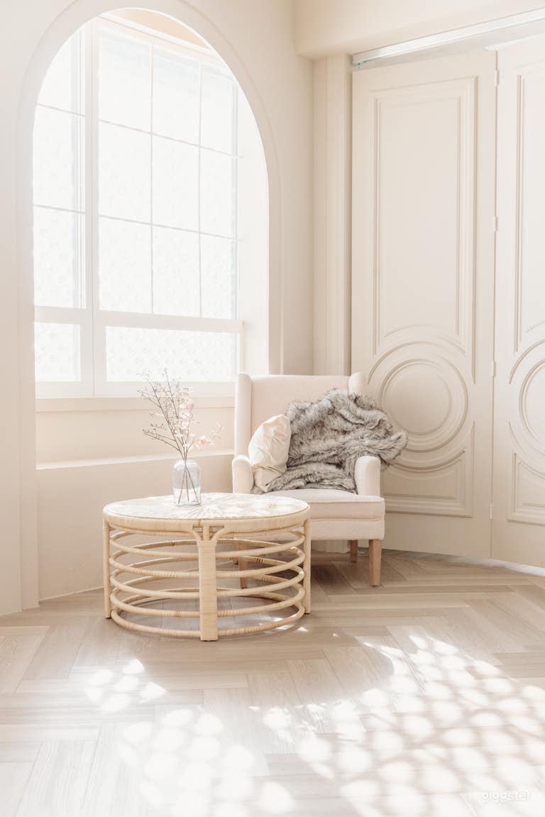  Ivory Studio: Trendy and vibrant space for creatives 