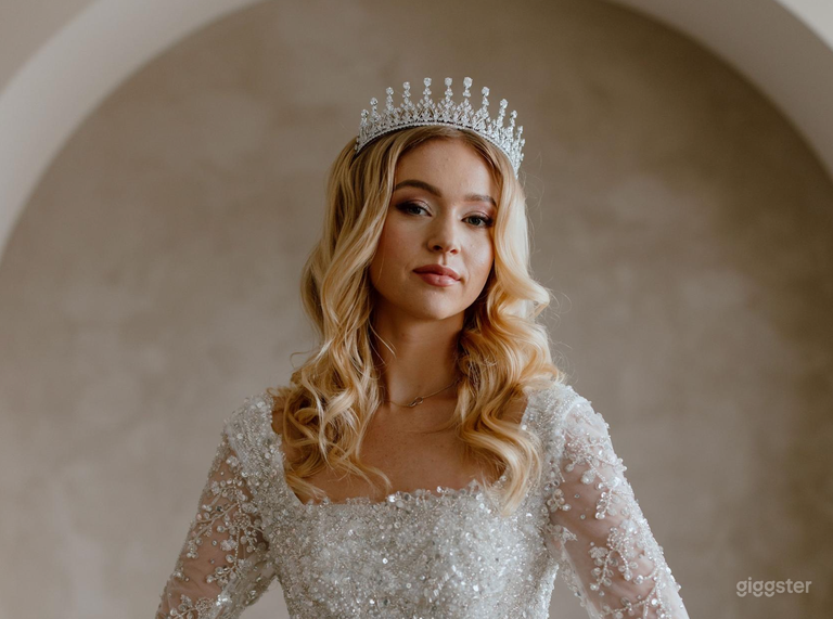  Ivory Room: Trendy and vibrant space for creatives 