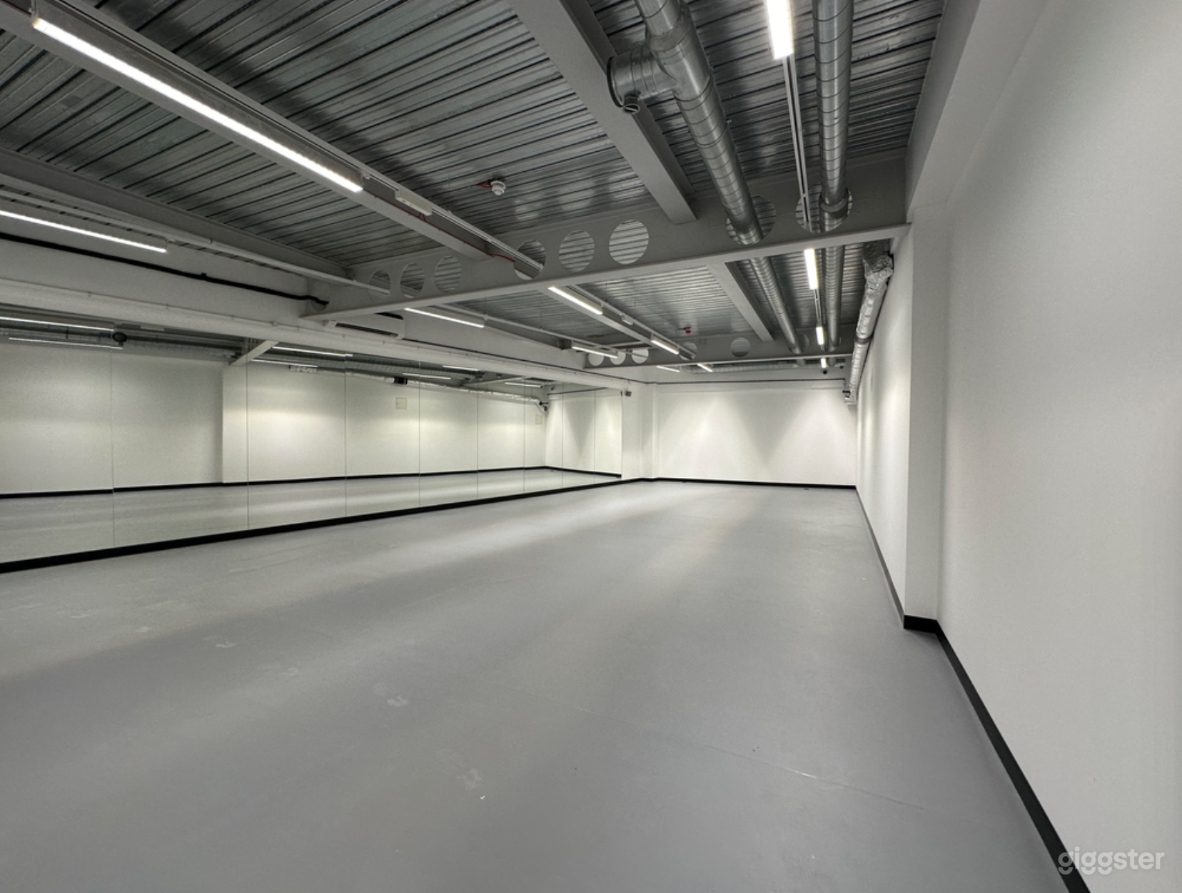 Multi-Use Studio Space - East London Photo 1