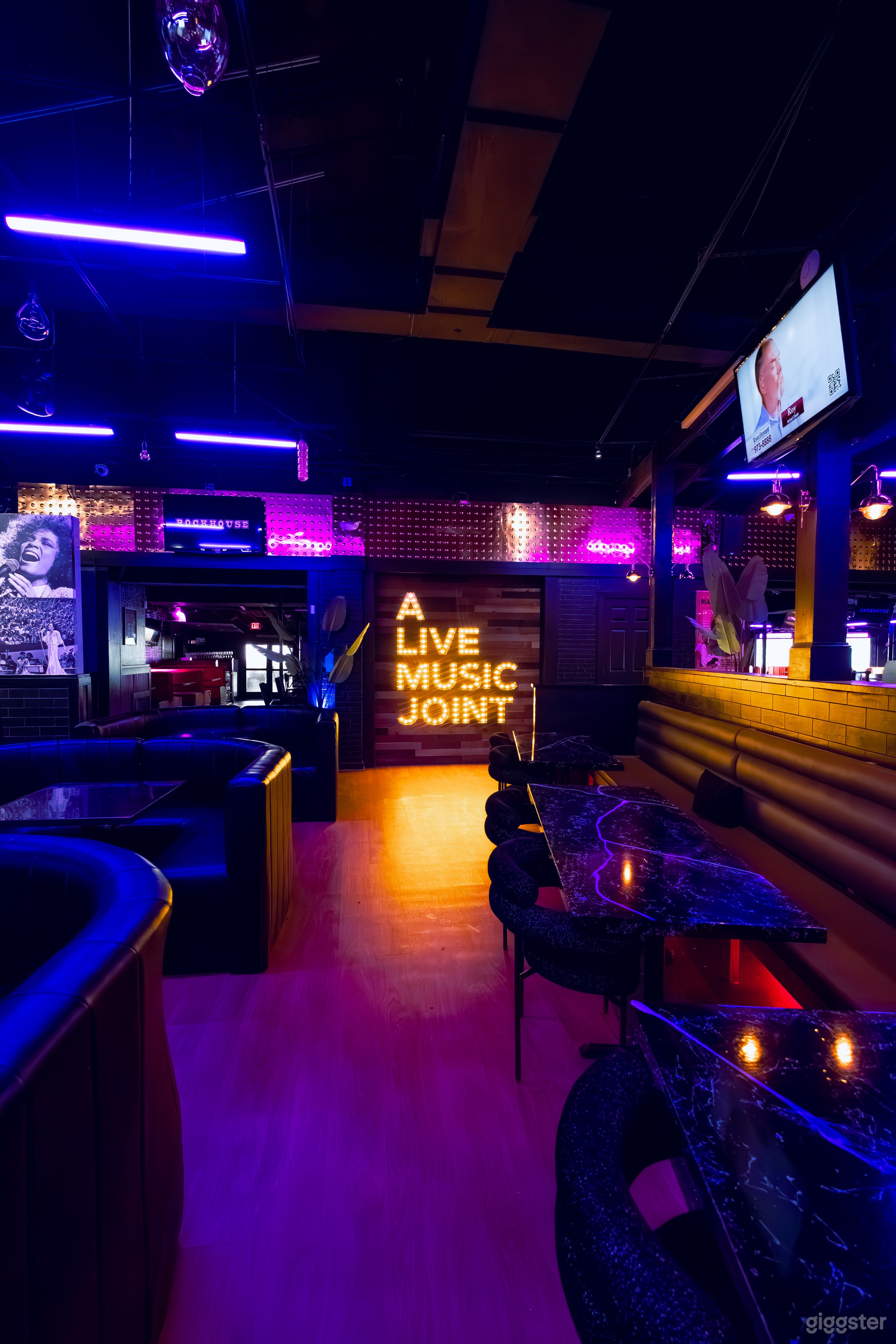 Live Music Venue &amp; Full Restaurant with Stage and Bar Photo 4