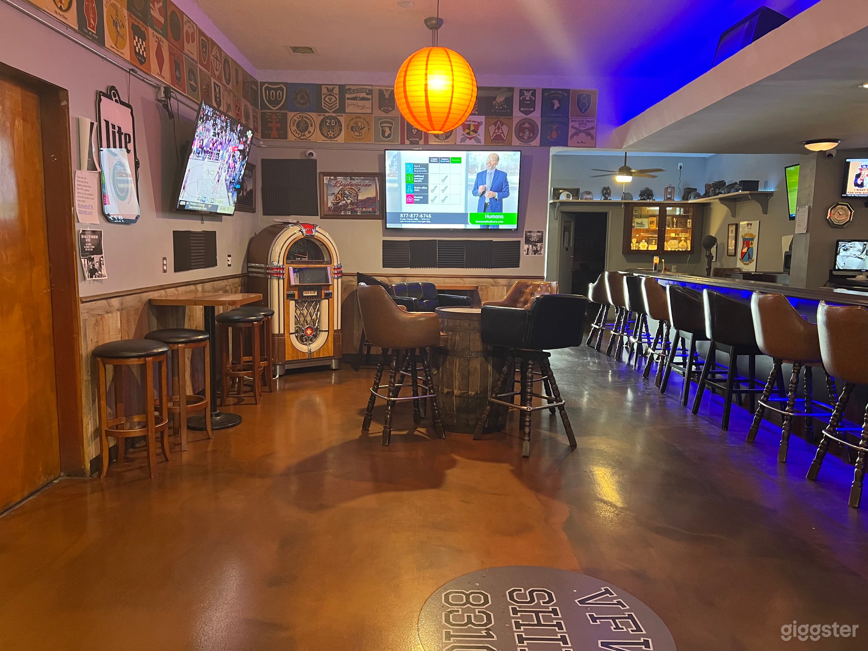 Large Hall With Bar &amp; Kitchen Photo 3