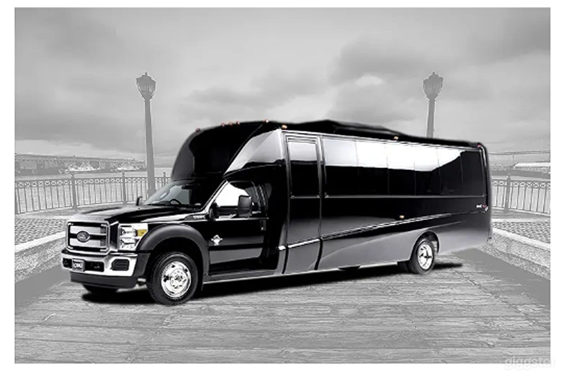 27 Passenger Shuttle Bus Photo 1