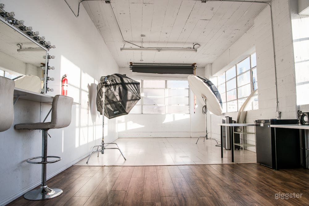 Oak And White Laminate Floor Loft Photo 1