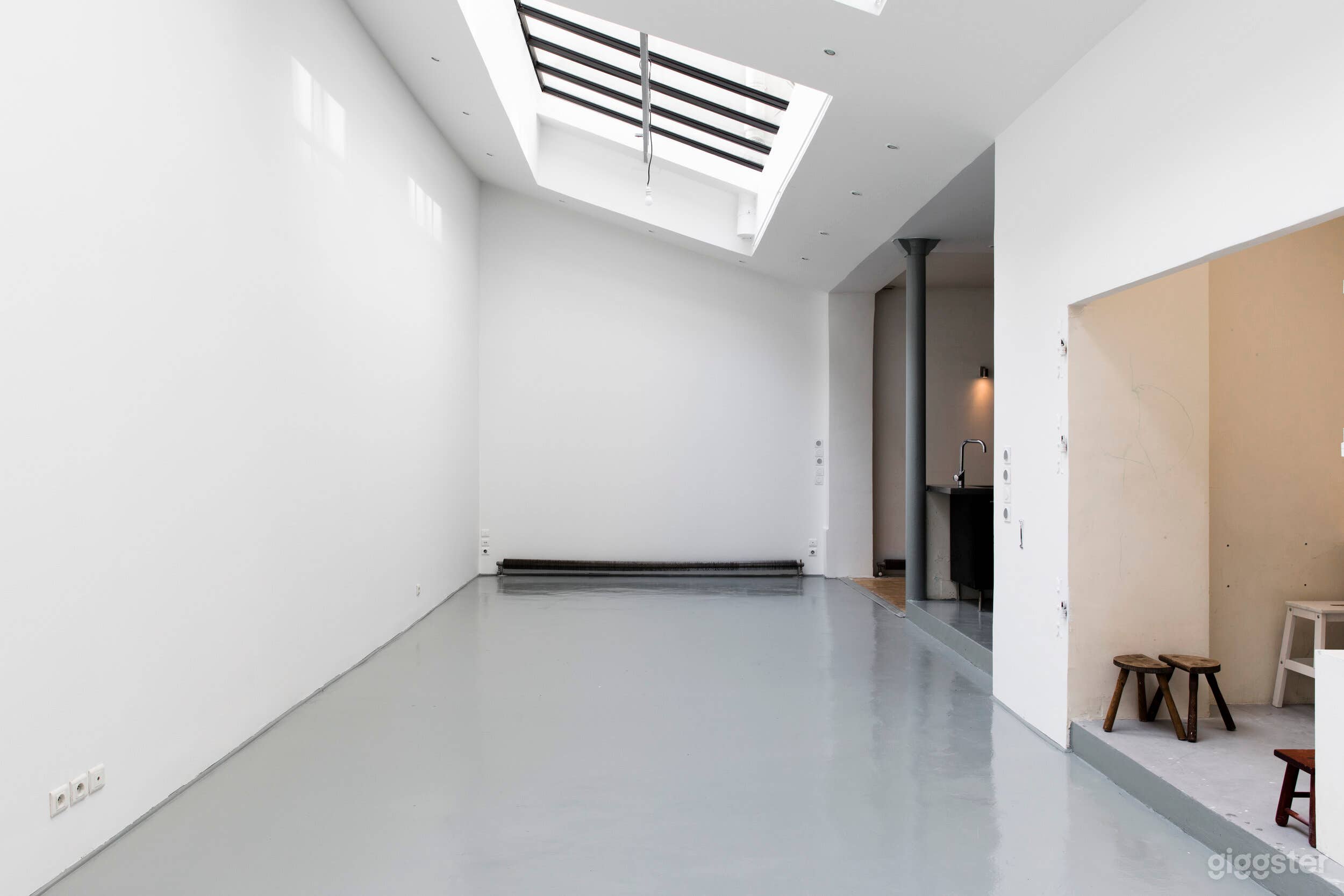 Photo Studio bathed in natural light in 18th arr. Photo 1