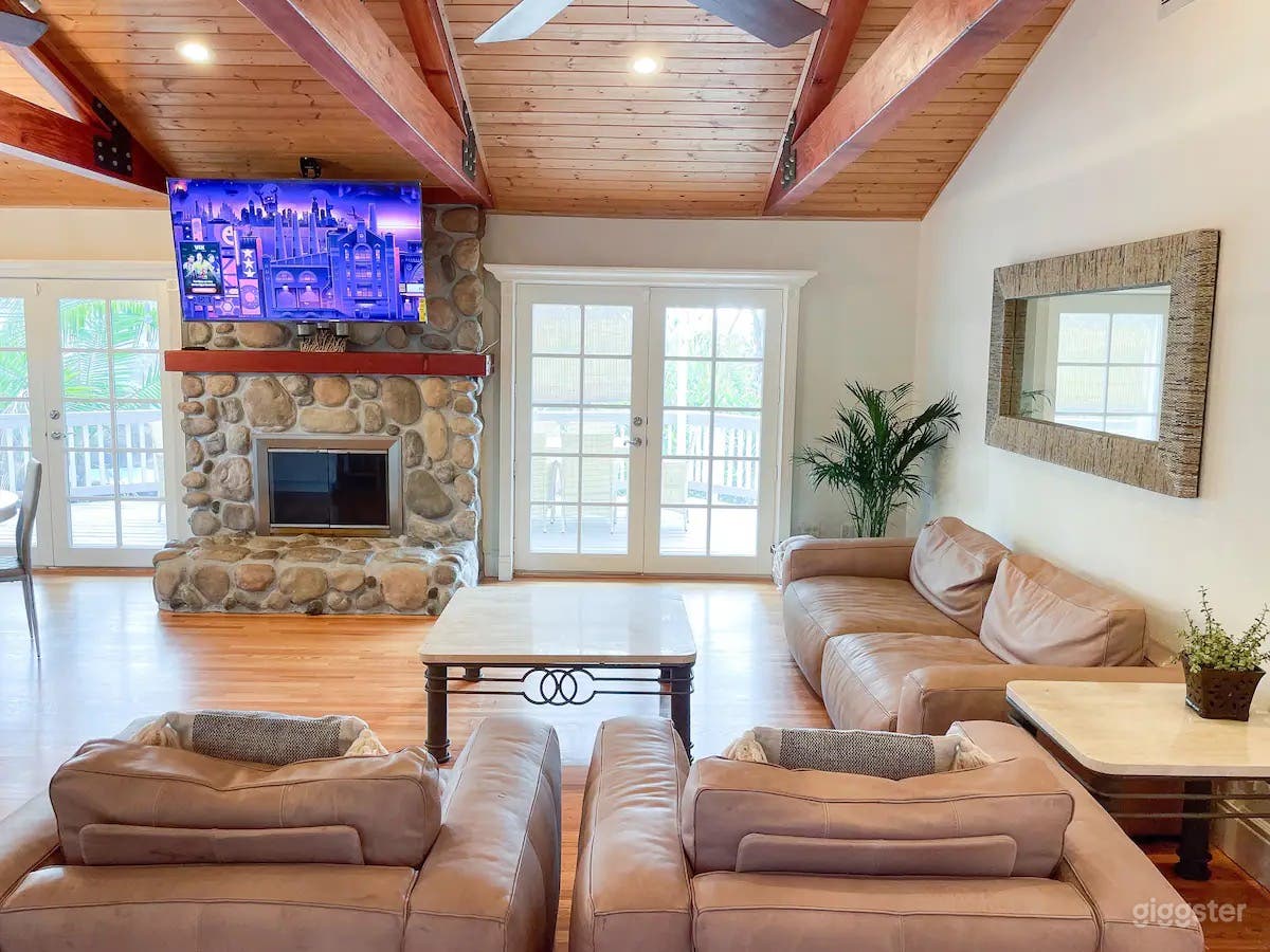 Paradise Lagoon Resort Pool + Tiki Lounge Photo 1