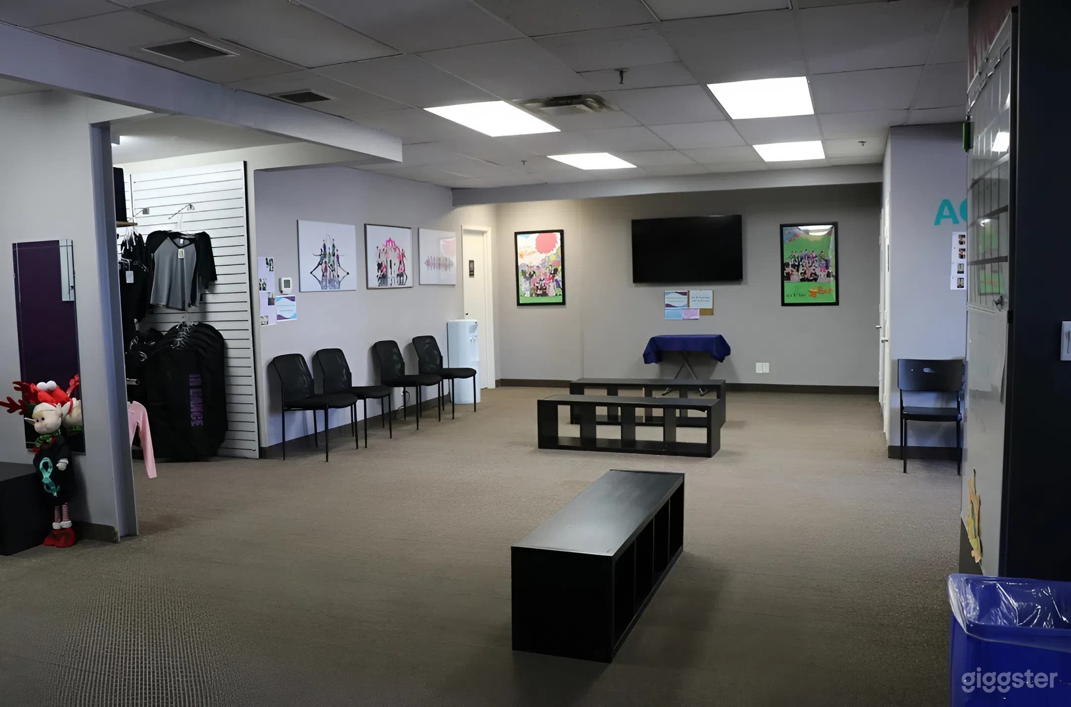 Intimate Dance Studio for Rehearsals, Classes &amp; Small Events Photo 4