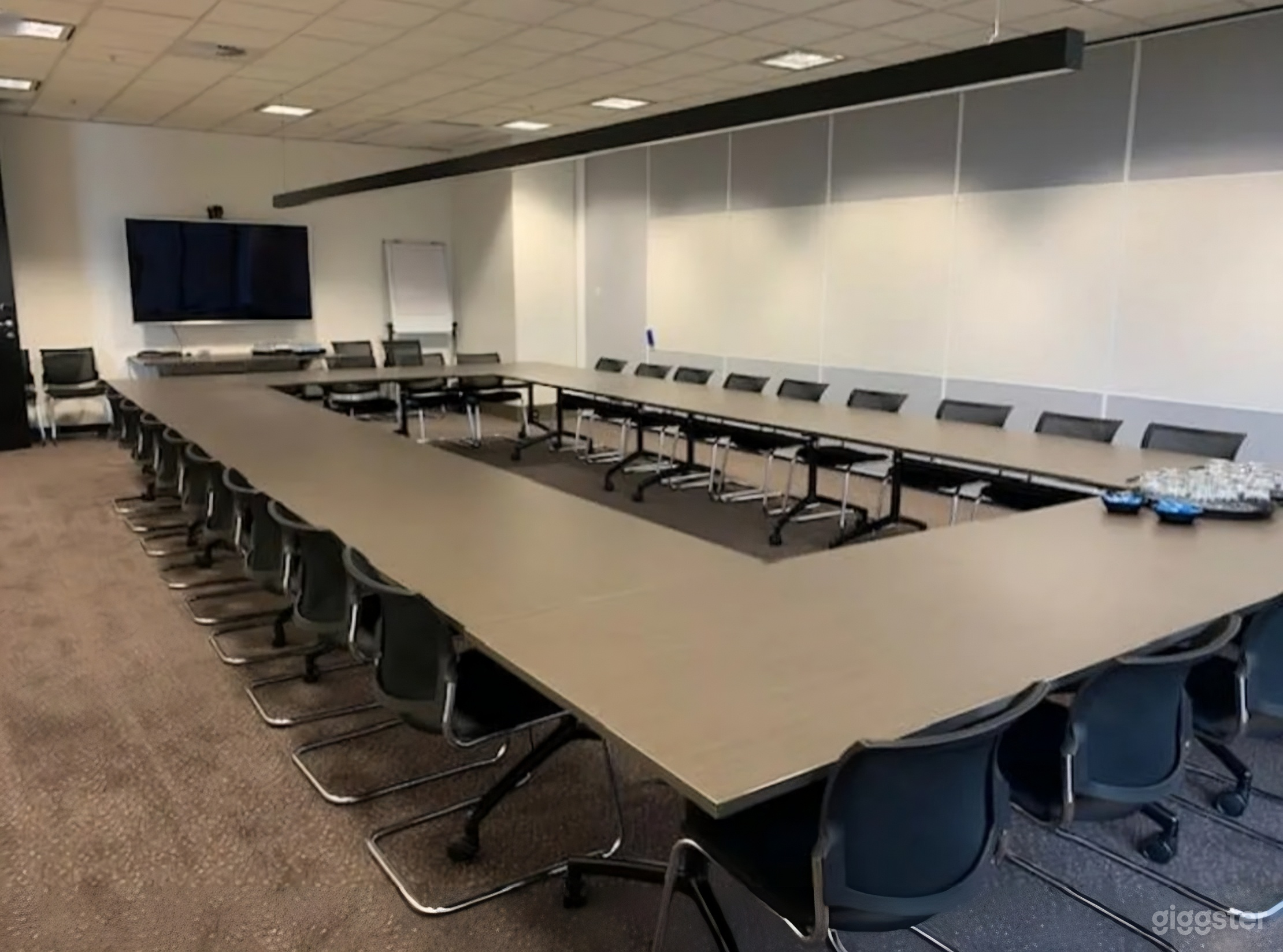 Vault I Training Room for 26 person Photo 1