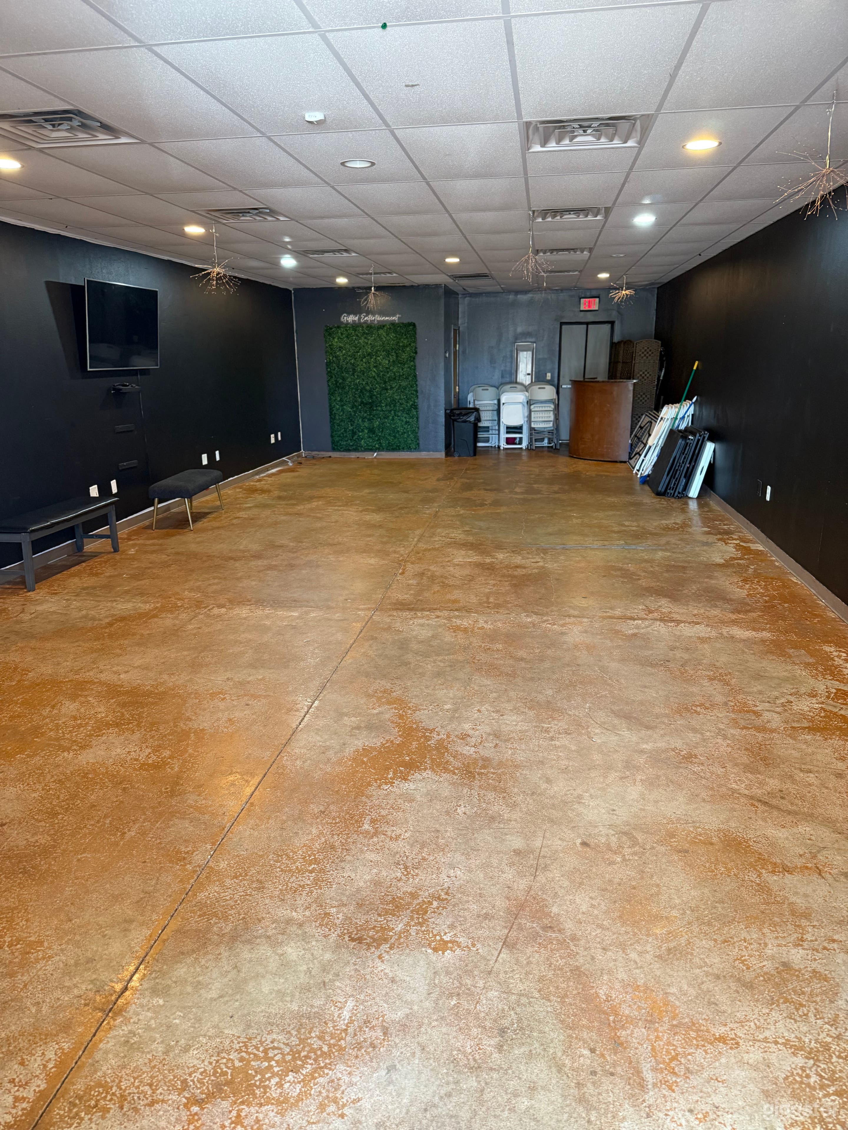 Intimate intercity event space Photo 1