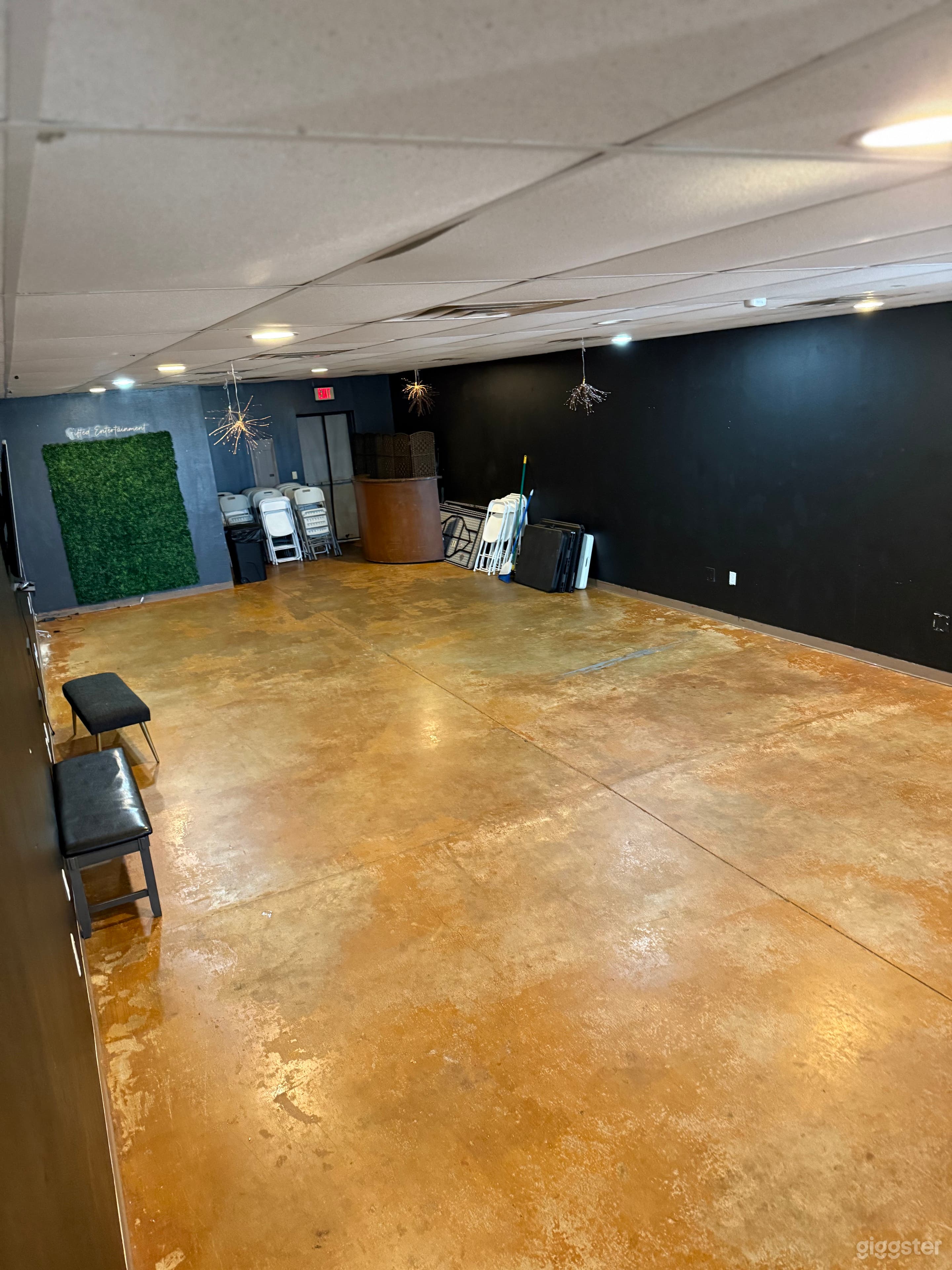 Intimate intercity event space Photo 2