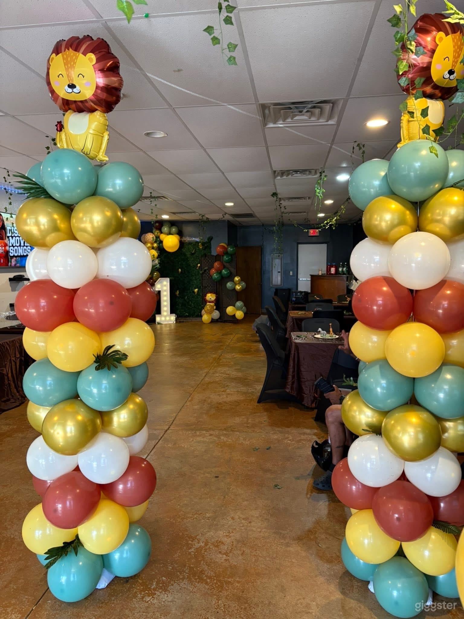 Intimate intercity event space Photo 4