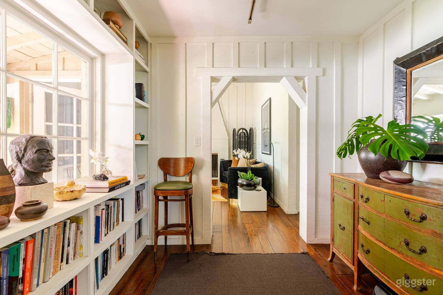 Late 30's Bungalow in West Hollywood.  Photo 4