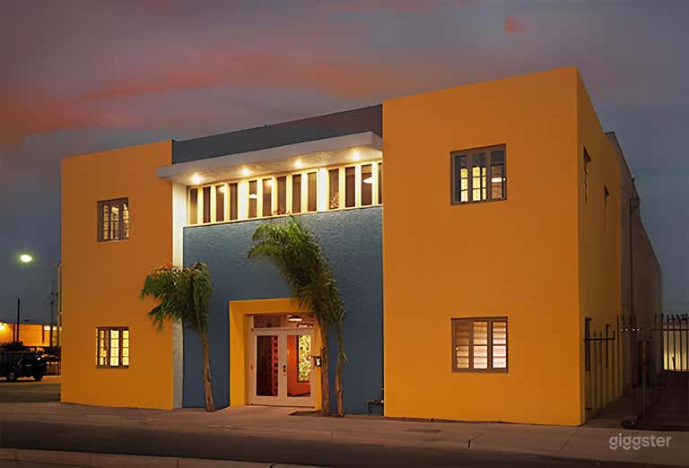  Art-Inspired Conference Room in Studio 