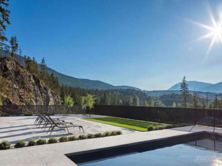 Luxury pool in Whistler Photo 3
