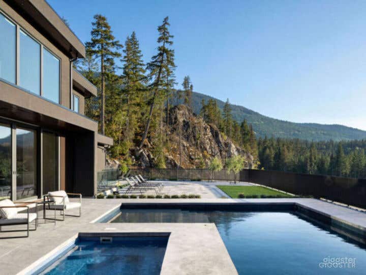 Luxury pool in Whistler Photo 1