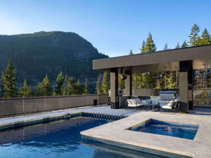 Luxury pool in Whistler Photo 2