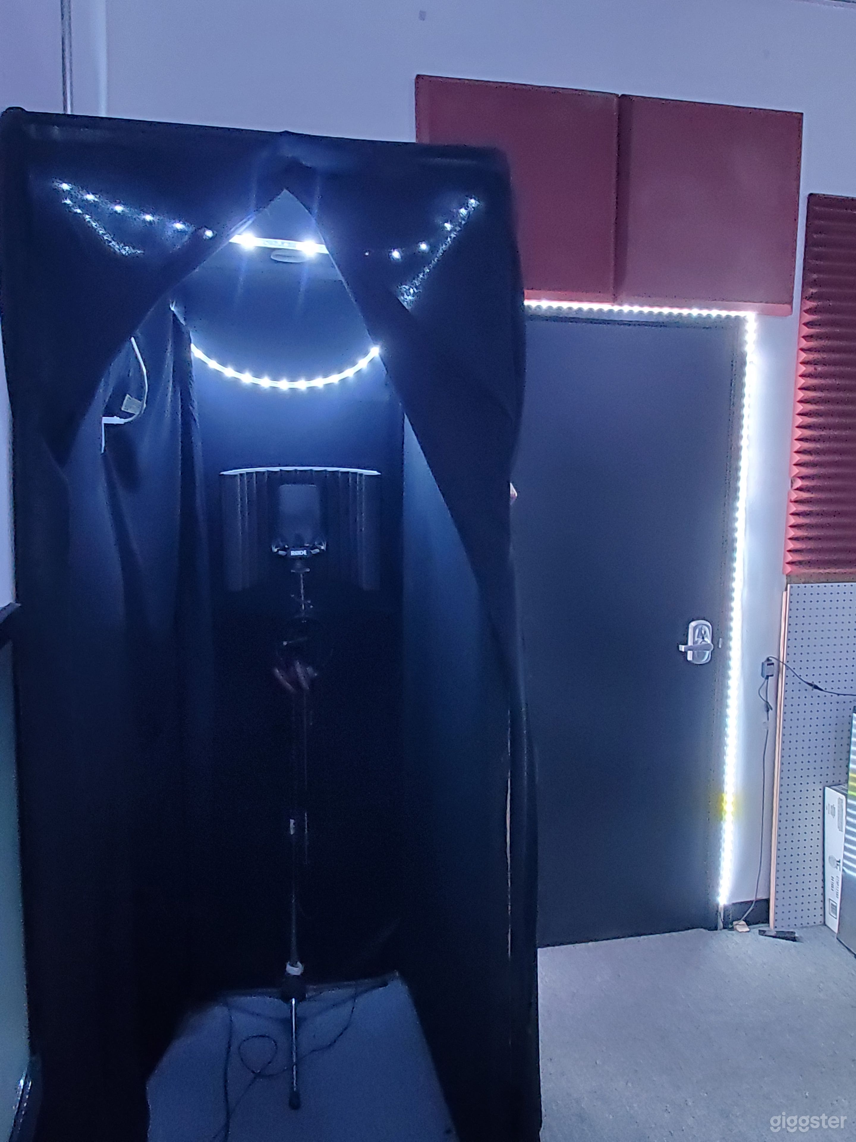 Cozy space for solo artists/producer to be in a focused zone Photo 2