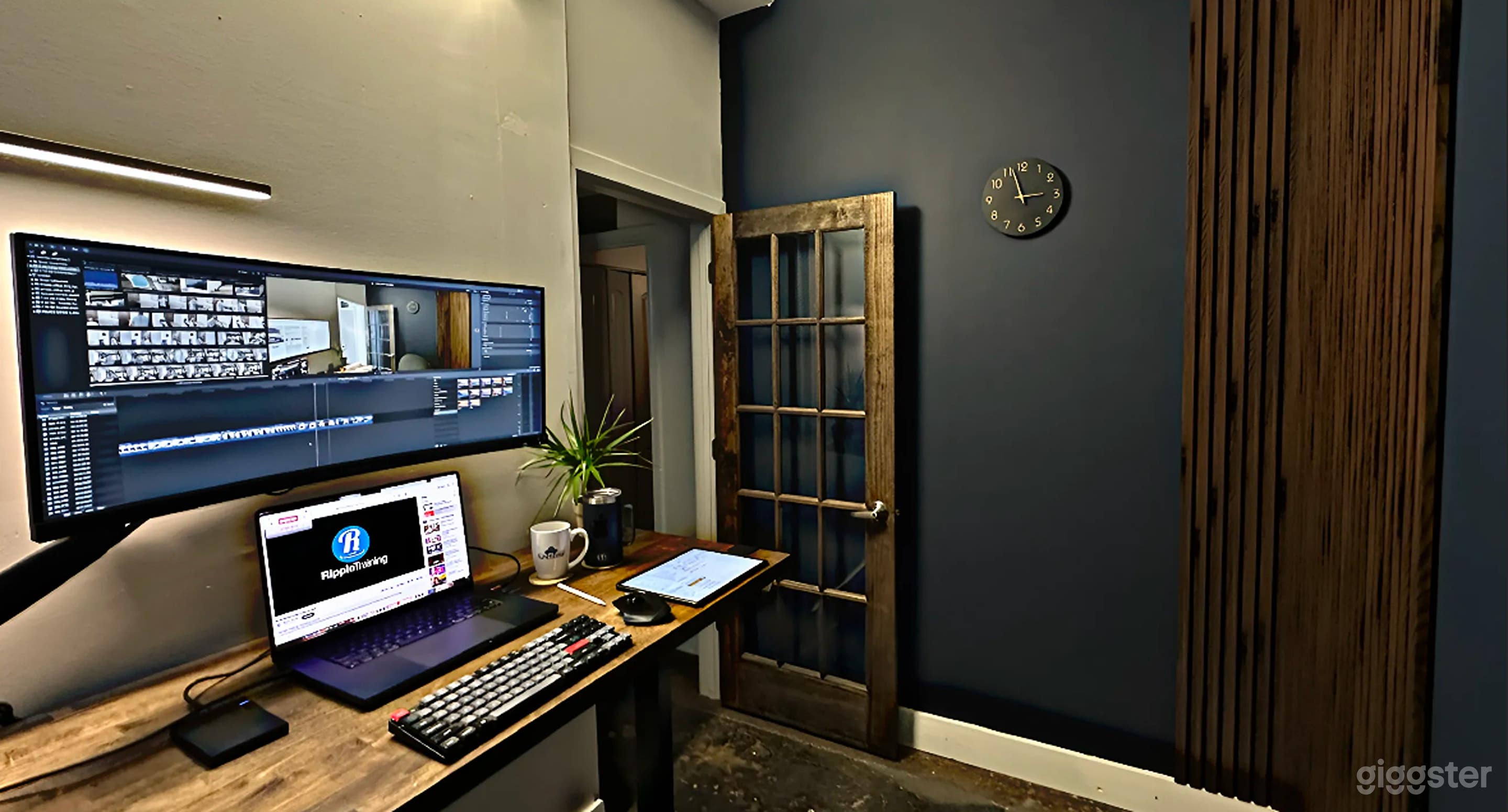 Flexible Back Office Space Photo 2