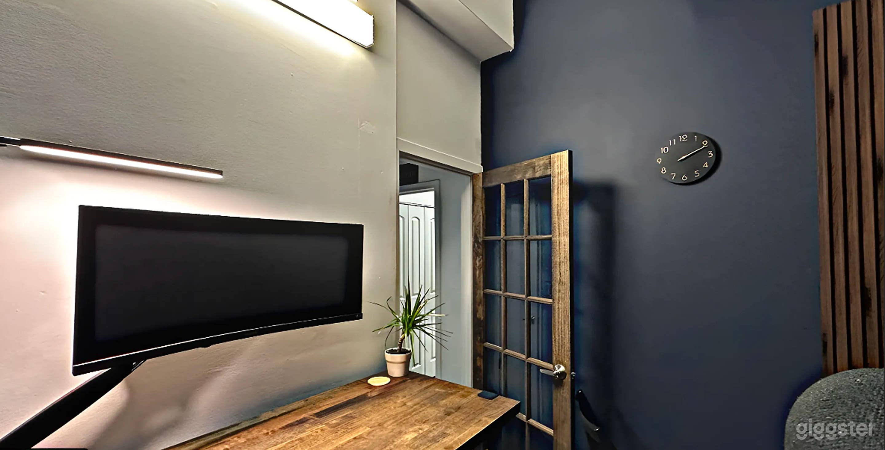 Flexible Back Office Space Photo 4
