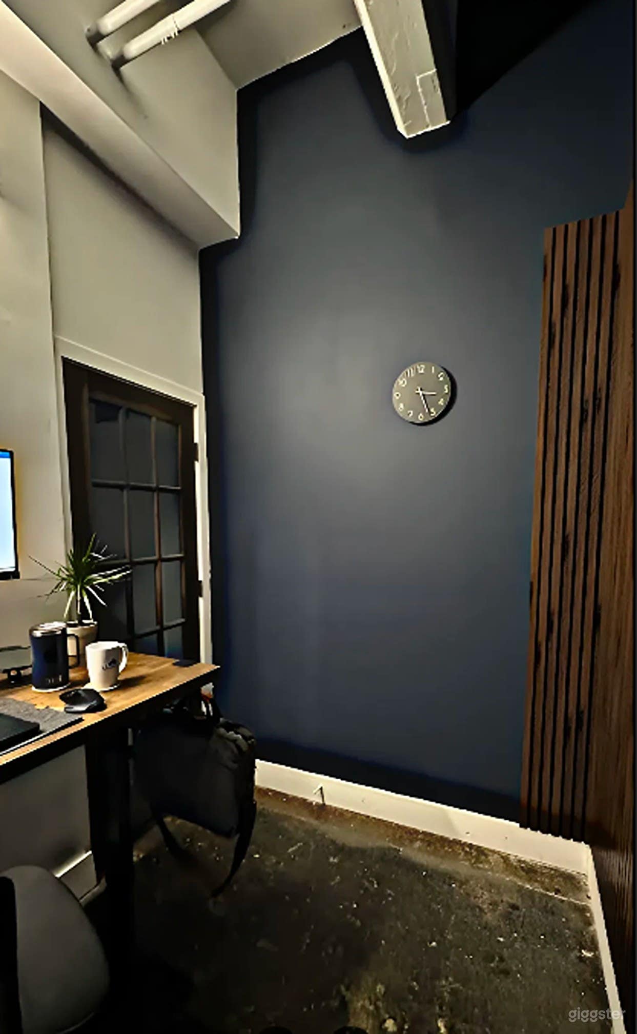 Flexible Back Office Space Photo 3
