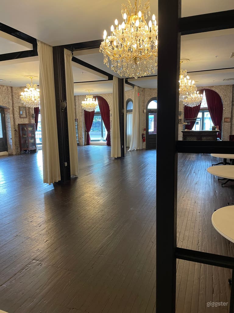  Main Dining Room (no furniture) 