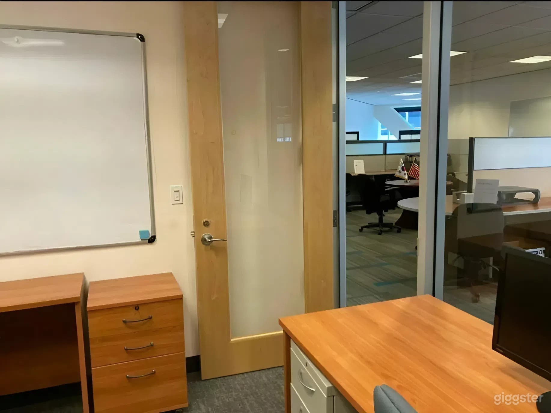 Pineapple: Welcoming Client Meeting Space Photo 1