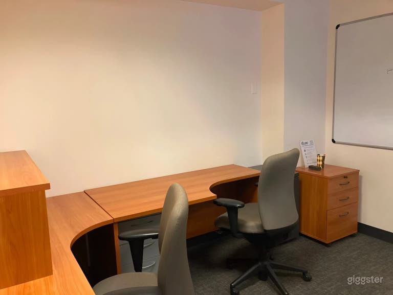  Pineapple: Welcoming Client Meeting Space 