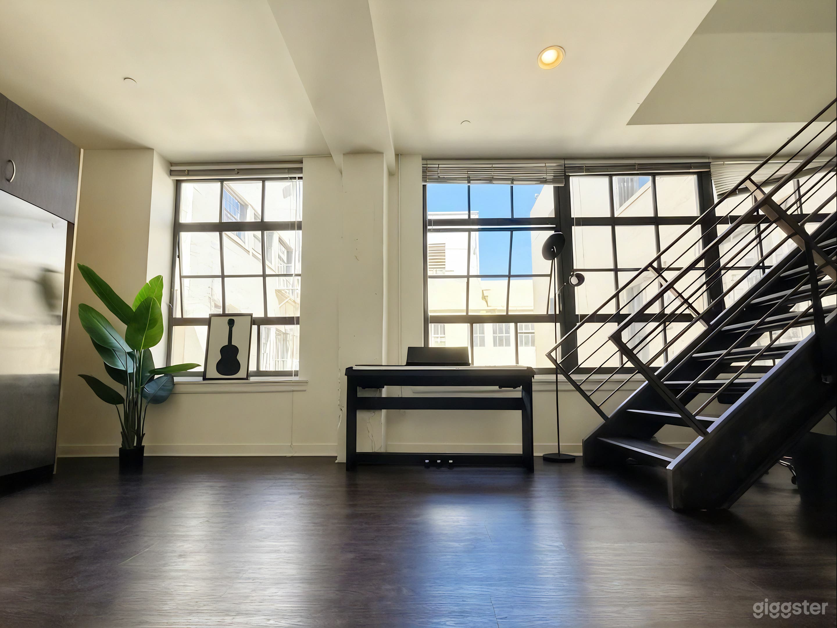 Sunlit Downtown LA Loft | 2 Levels, Open | Industrial Photo 2