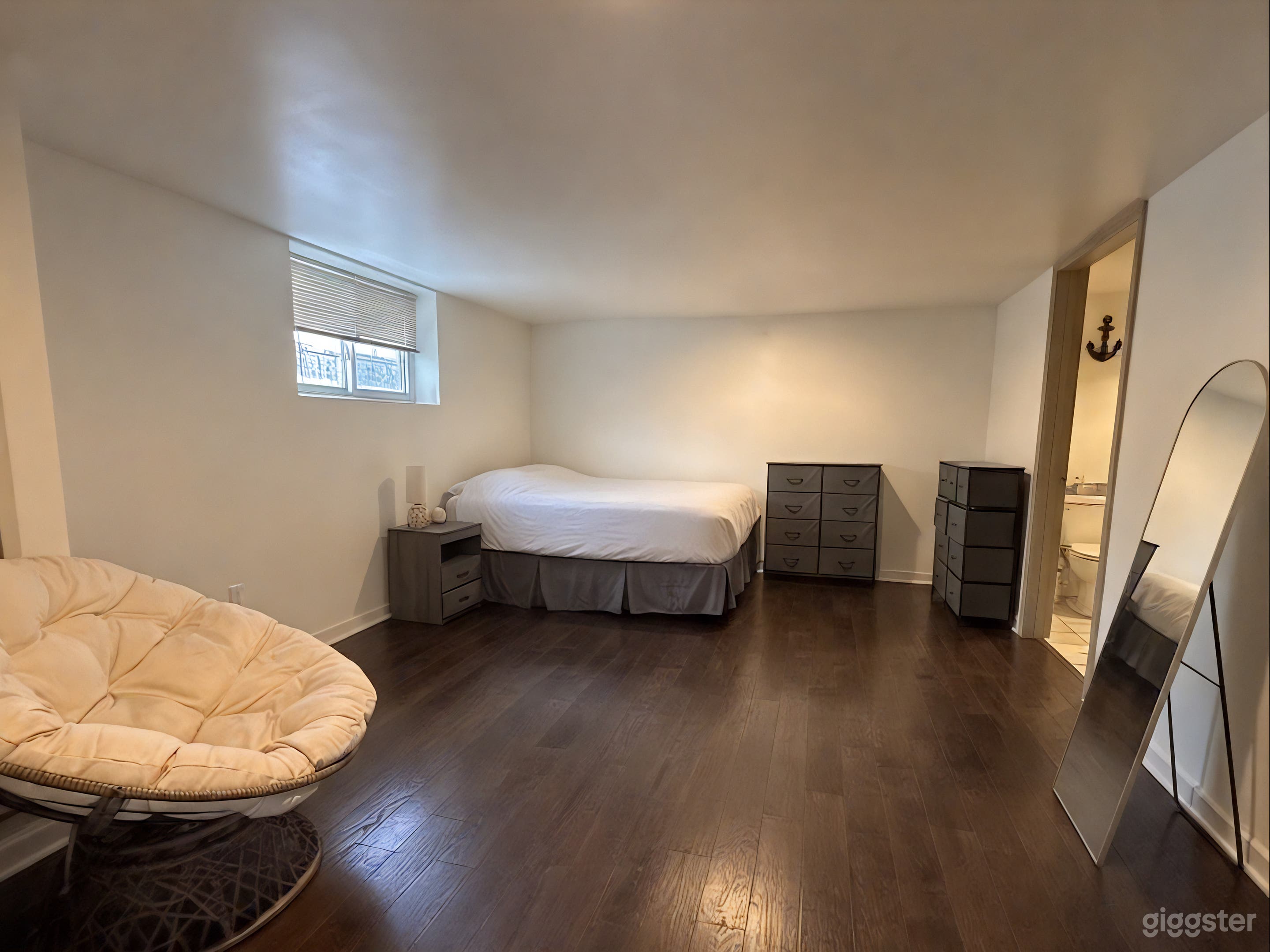 Sunlit Downtown LA Loft | 2 Levels, Open | Industrial Photo 4