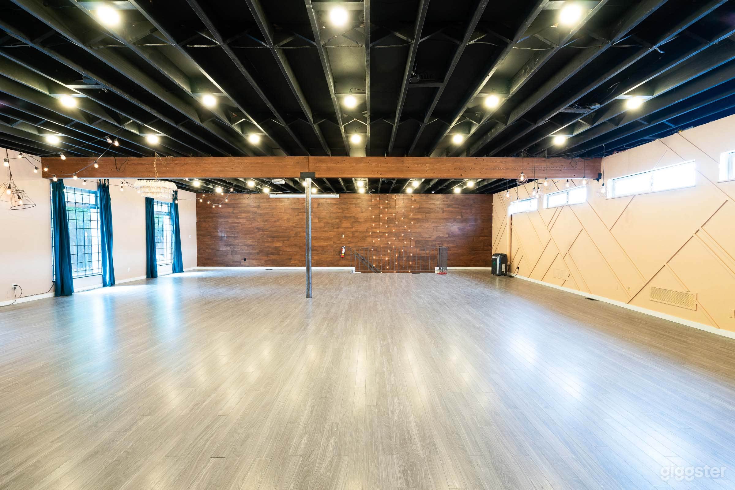 Bright &amp; Versatile 1,800 Sq. Ft. Meeting Space Photo 3