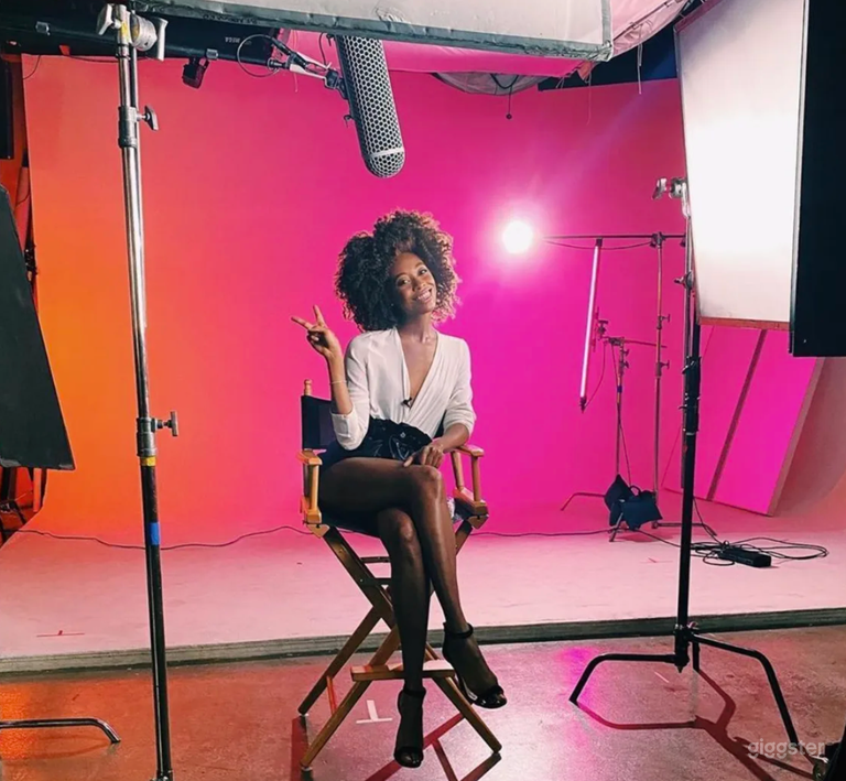  Pre-Lit RGB Cyc Studio – Eagle Rock (Ground Floor) 