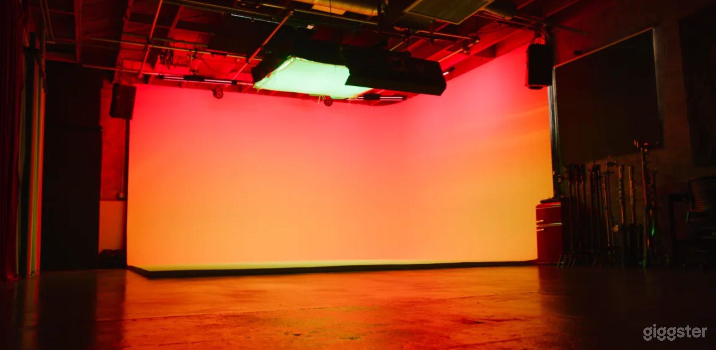 Pre-Lit RGB Cyc Studio – Eagle Rock (Ground Floor) Photo 3