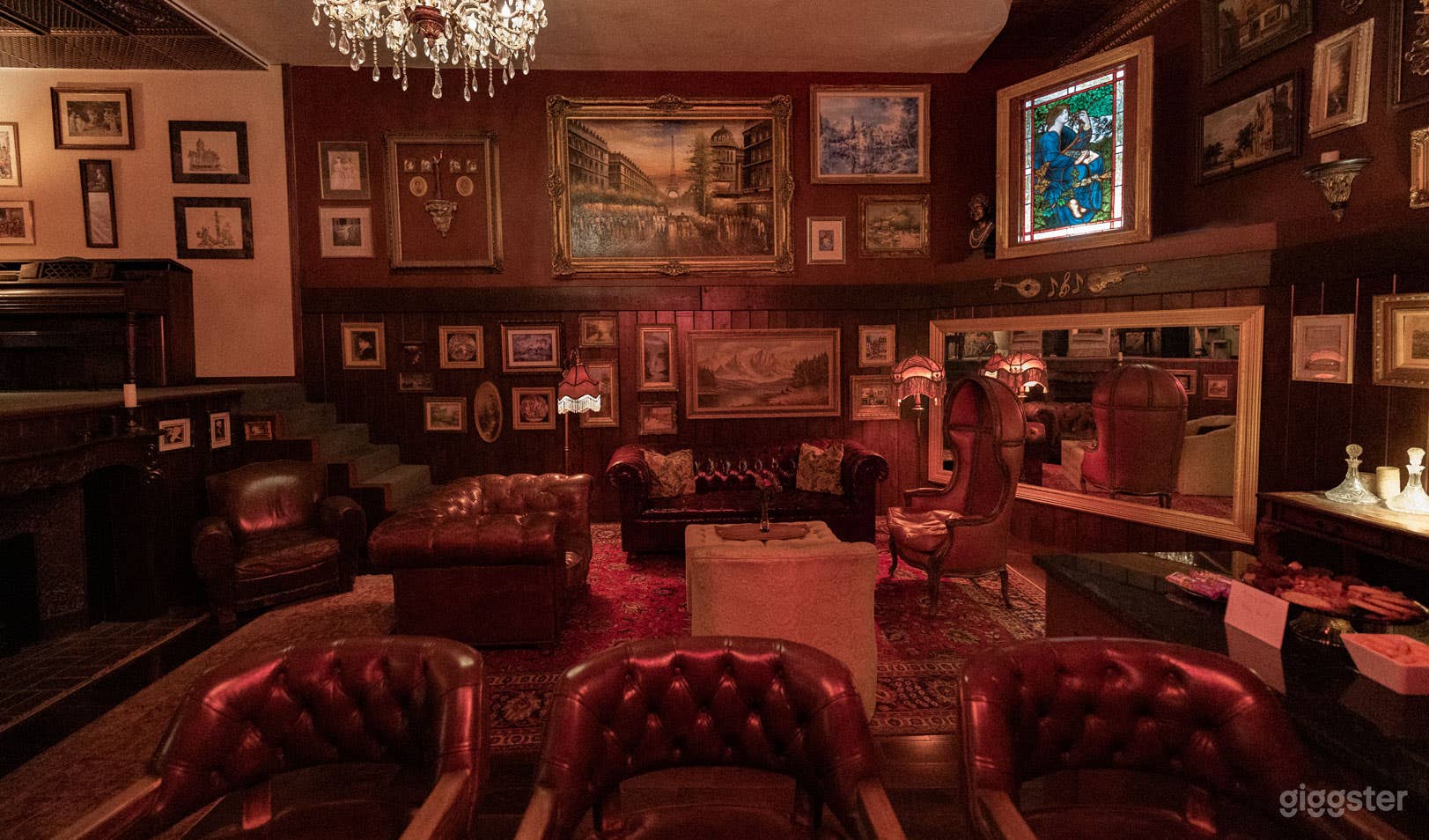 Victorian SpeakEasy Bar Lounge + Fireplace & Stage Photo 4