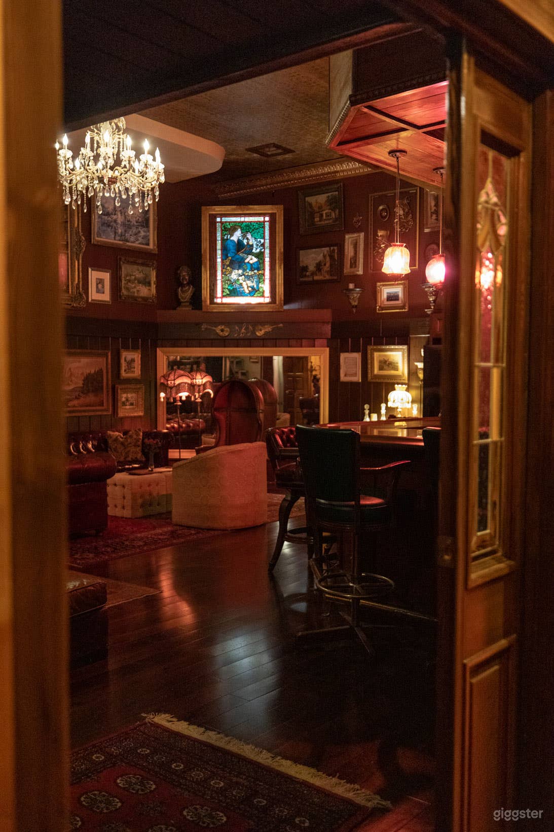 Victorian SpeakEasy Bar Lounge + Fireplace & Stage Photo 2