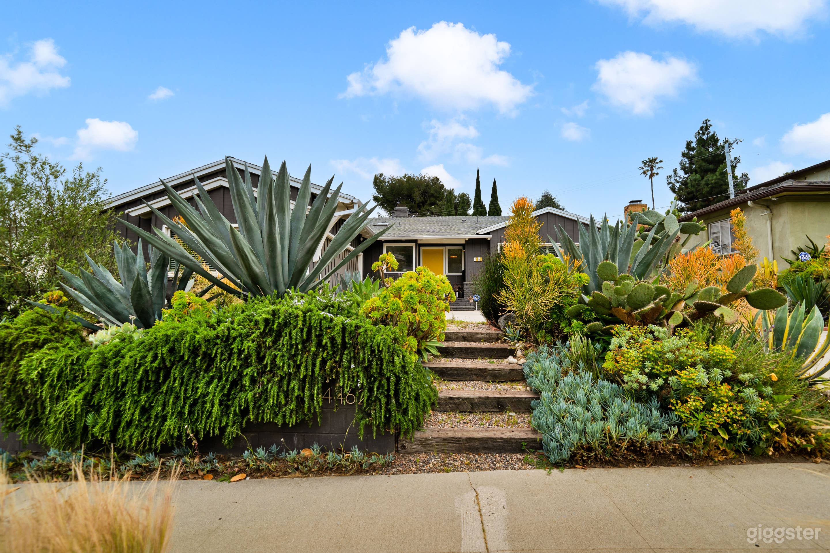 HAUTE-BOHEMIAN CALI RANCH: CHIC &amp; UNIQUE Photo 2
