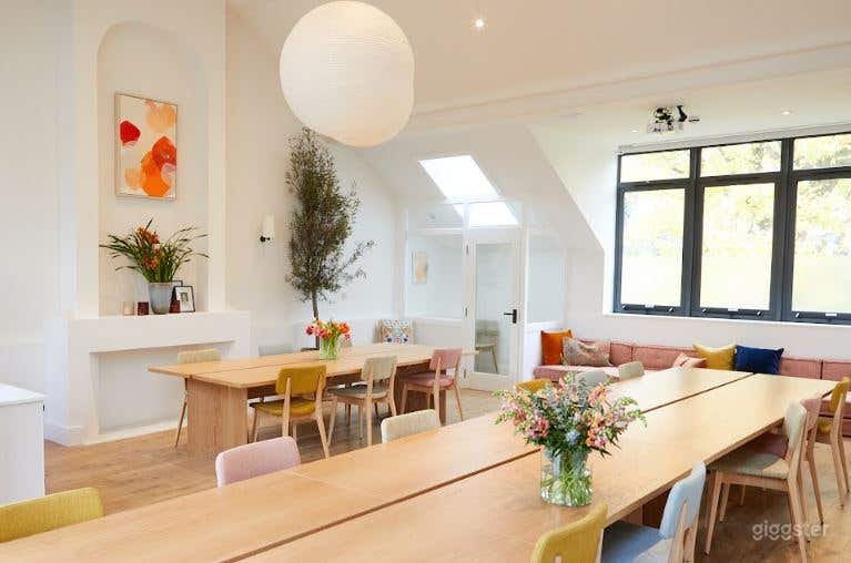 The Library perfect for workshops &amp; wellness event Photo 4