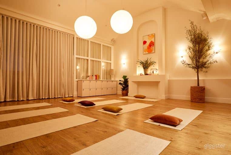  The Library perfect for workshops & wellness event 