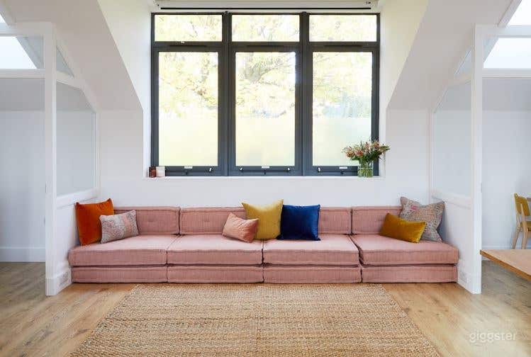 The Library perfect for workshops &amp; wellness event Photo 3