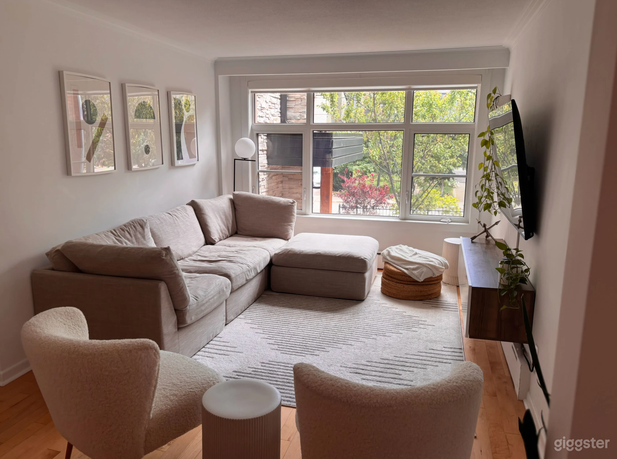 Modern High Park House with Clean, Minimalist Design Photo 1