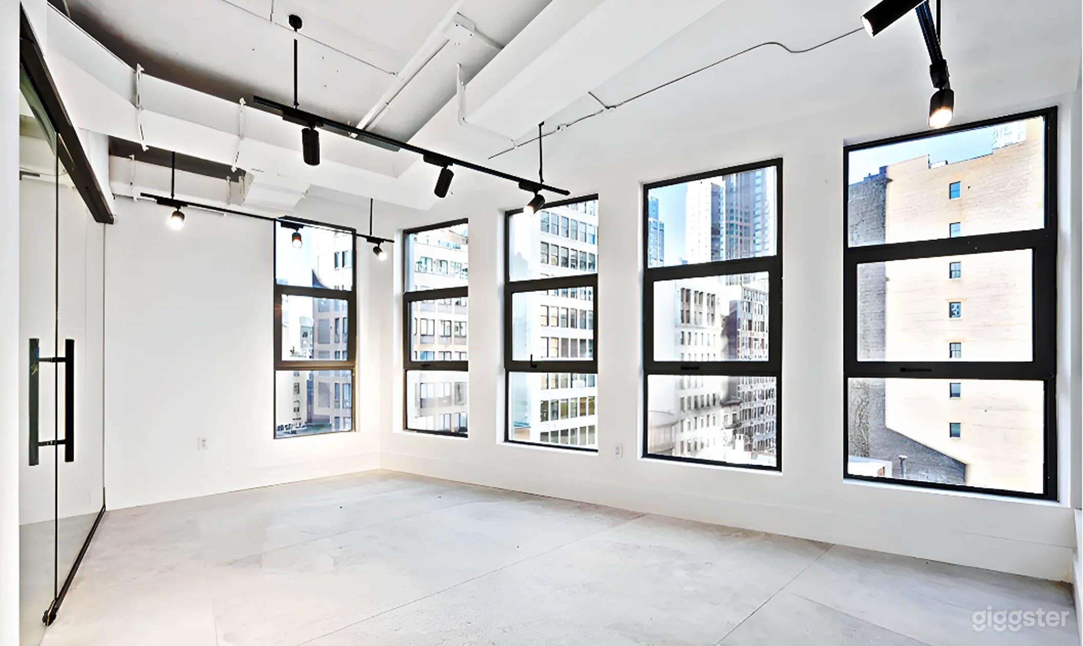 Bright Creative Photo Studio Photo 1