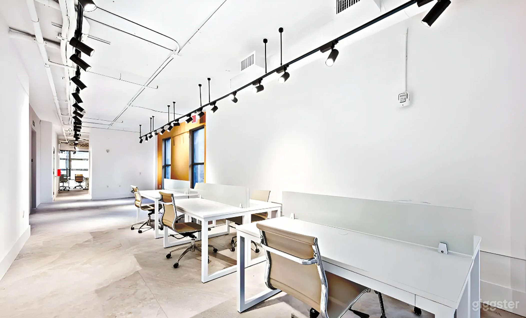 Bright Creative Photo Studio Photo 3