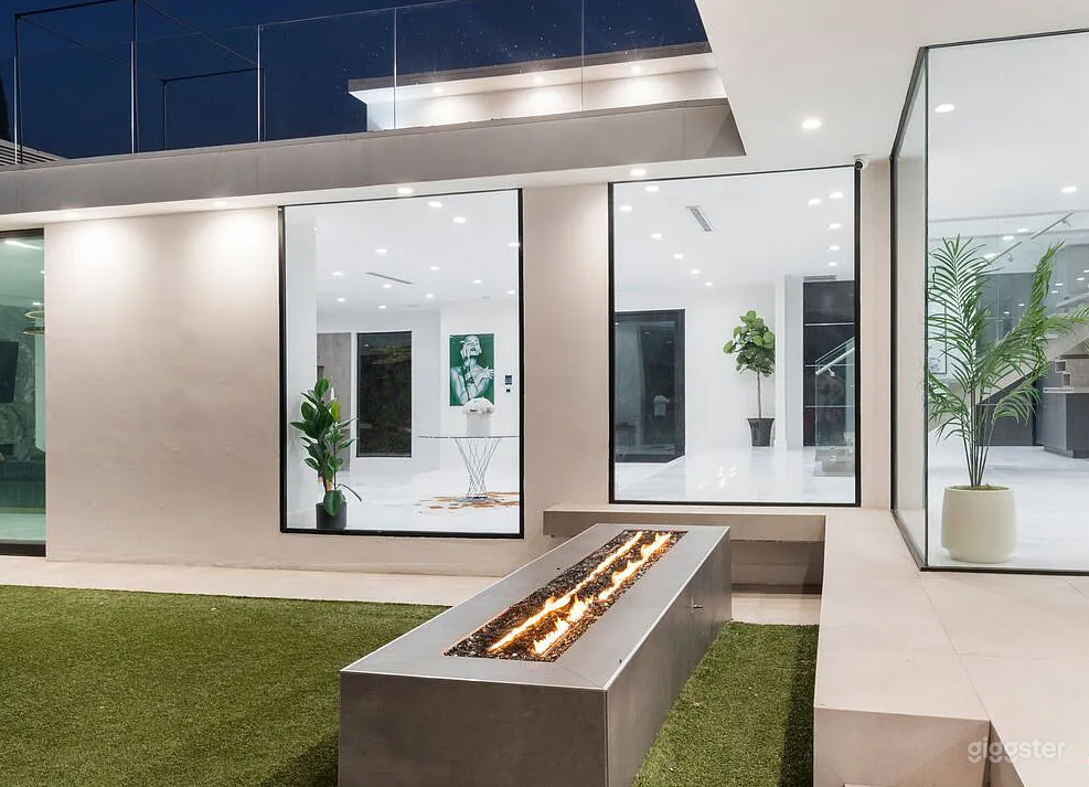 SuperHost-Modern Mansion in the Hills Photo 3