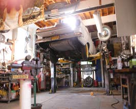  MOVIE CAR GARAGE / MECHANIC'S SHOP / SOUNDSTAGE 