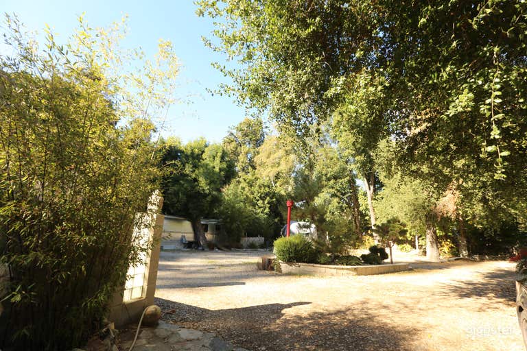  MOVIE CAR GARAGE / MECHANIC'S SHOP / SOUNDSTAGE 